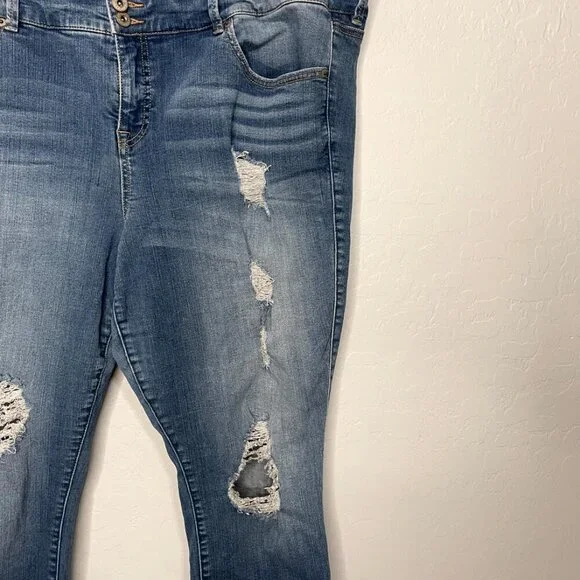 *SOLD* Torrid Premium Distressed 3 Button Jegging Jeans Size 22R #58 - Picture 4 of 6